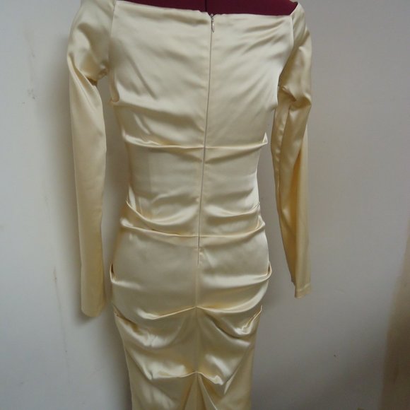 Issue NY, Size 6, Cream Bodycon Satin Spandex Dress - Picture 4 of 6